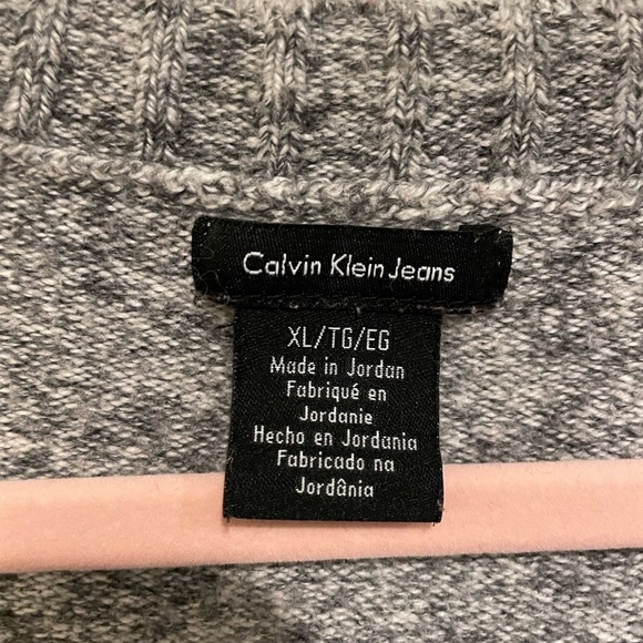 Calvin Klein Jeans grey sweater with slouchy sleeve and high low hem. Si… - Picture 2 of 5